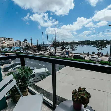 Aime's House Bed & Breakfast