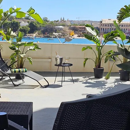 Aime's House Couette-café Sliema