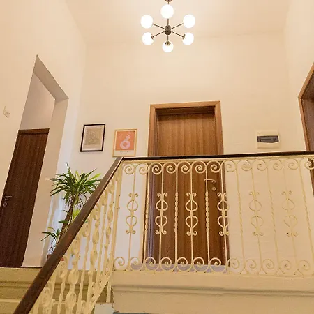 Aime's House Bed & Breakfast